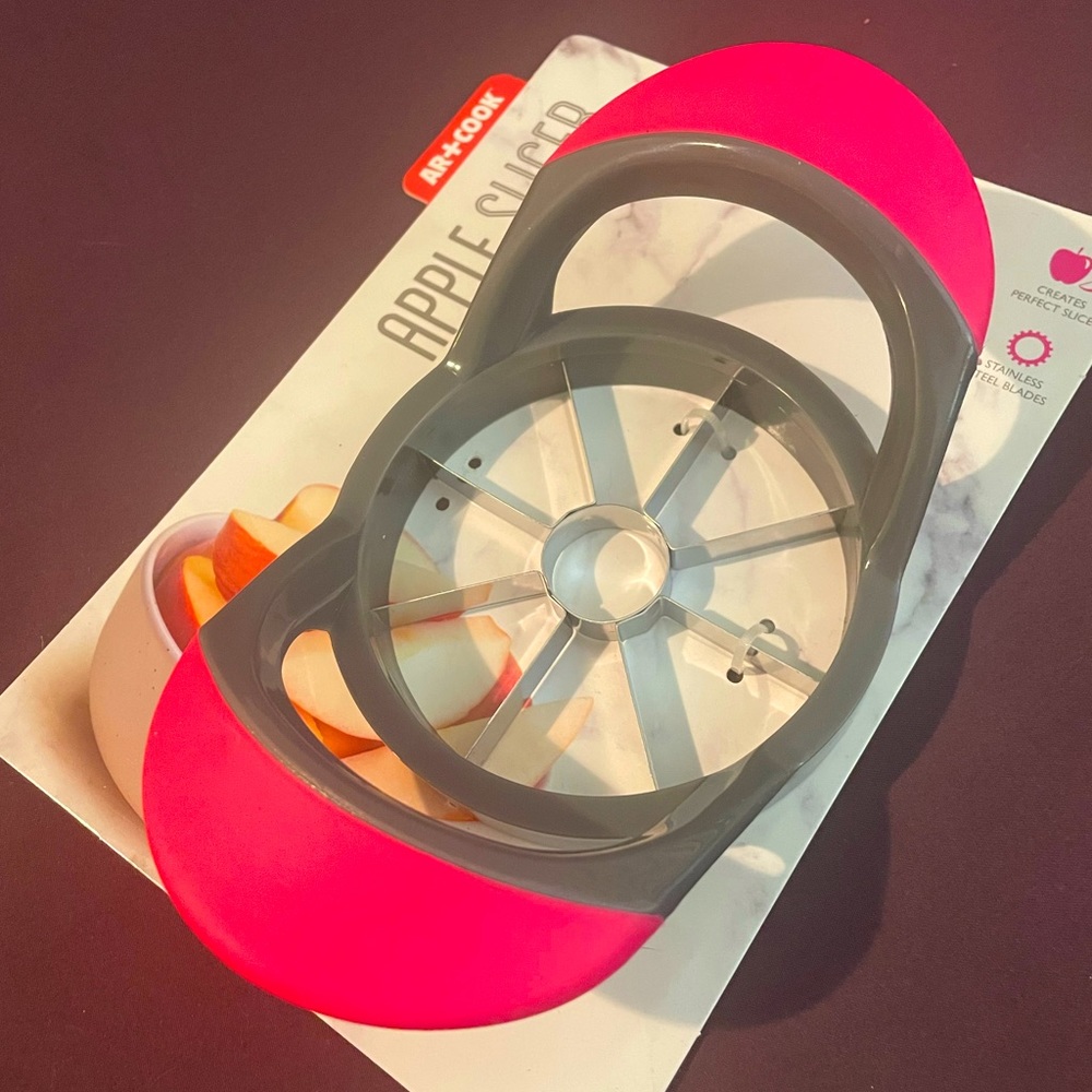 ART + COOK Bright Pink Easy Use Apple Slicer and Corer BRAND NEW NWT